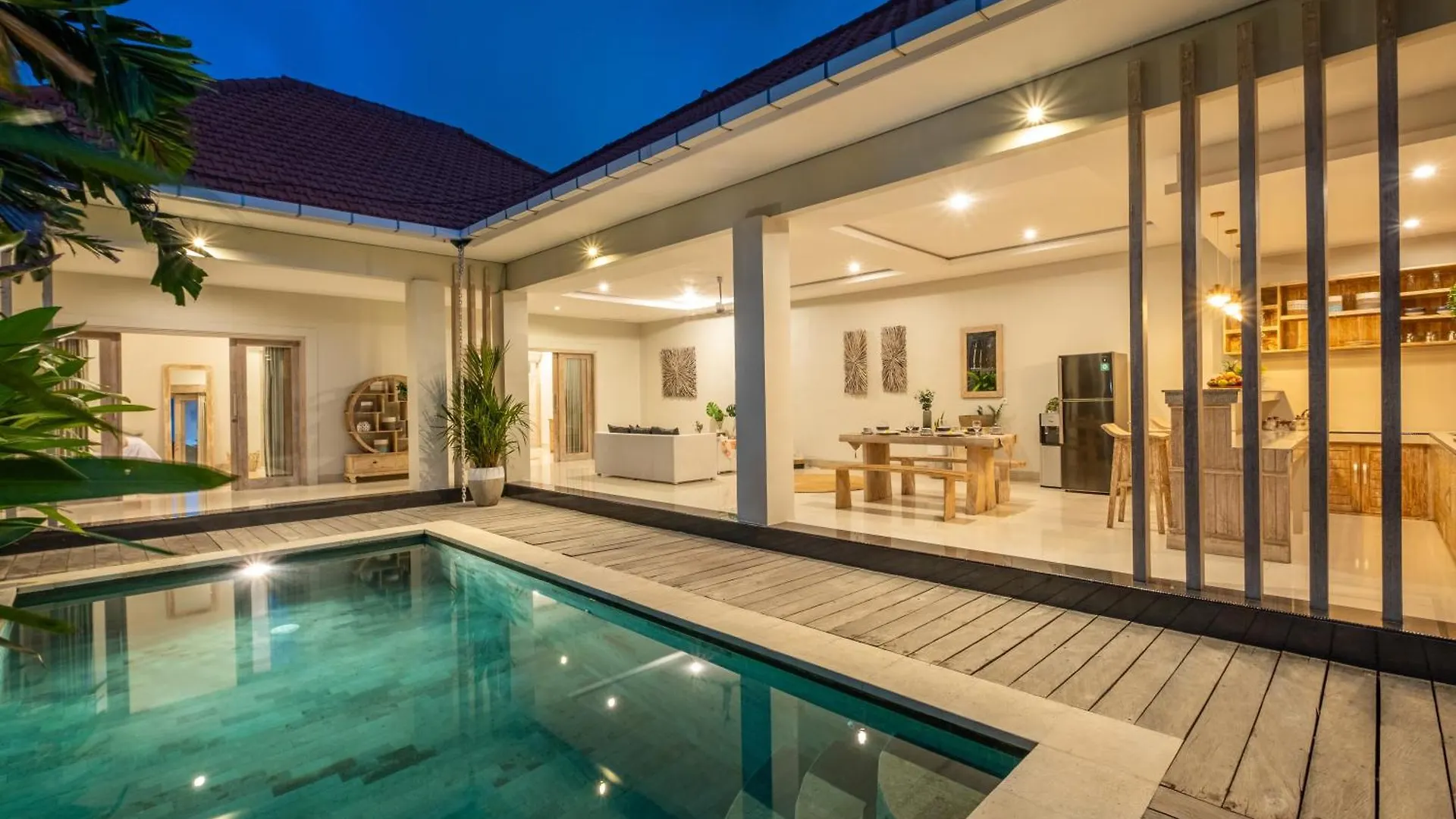 ☆ Villa Larissa ☆ Seminyak 2Br Pool Kuta Petitenget联系方式