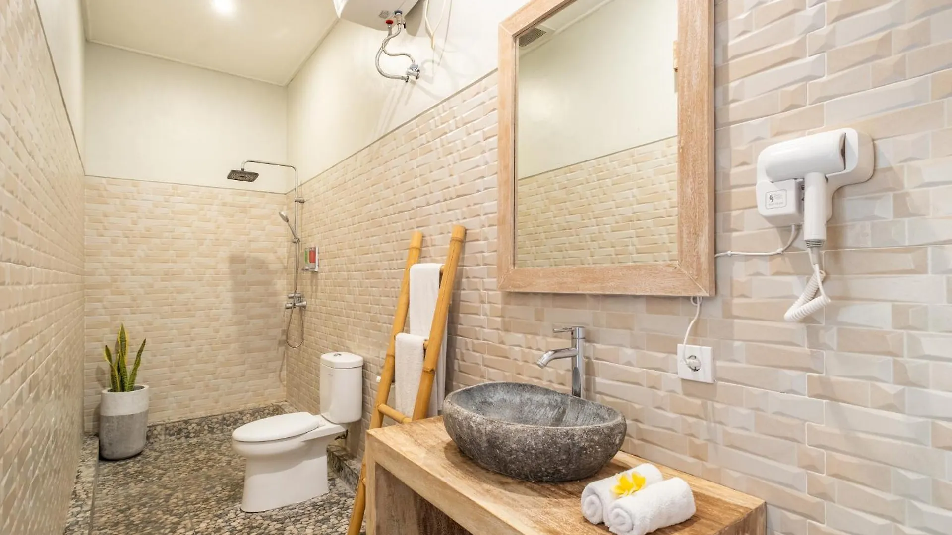 ☆ Villa Larissa ☆ Seminyak 2Br Pool Kuta Petitenget