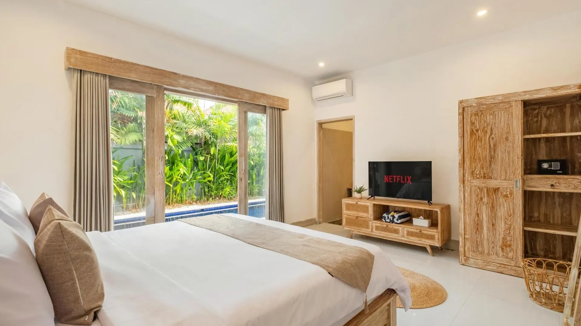 ☆ Villa Larissa ☆ Seminyak 2Br Pool Kuta Petitenget