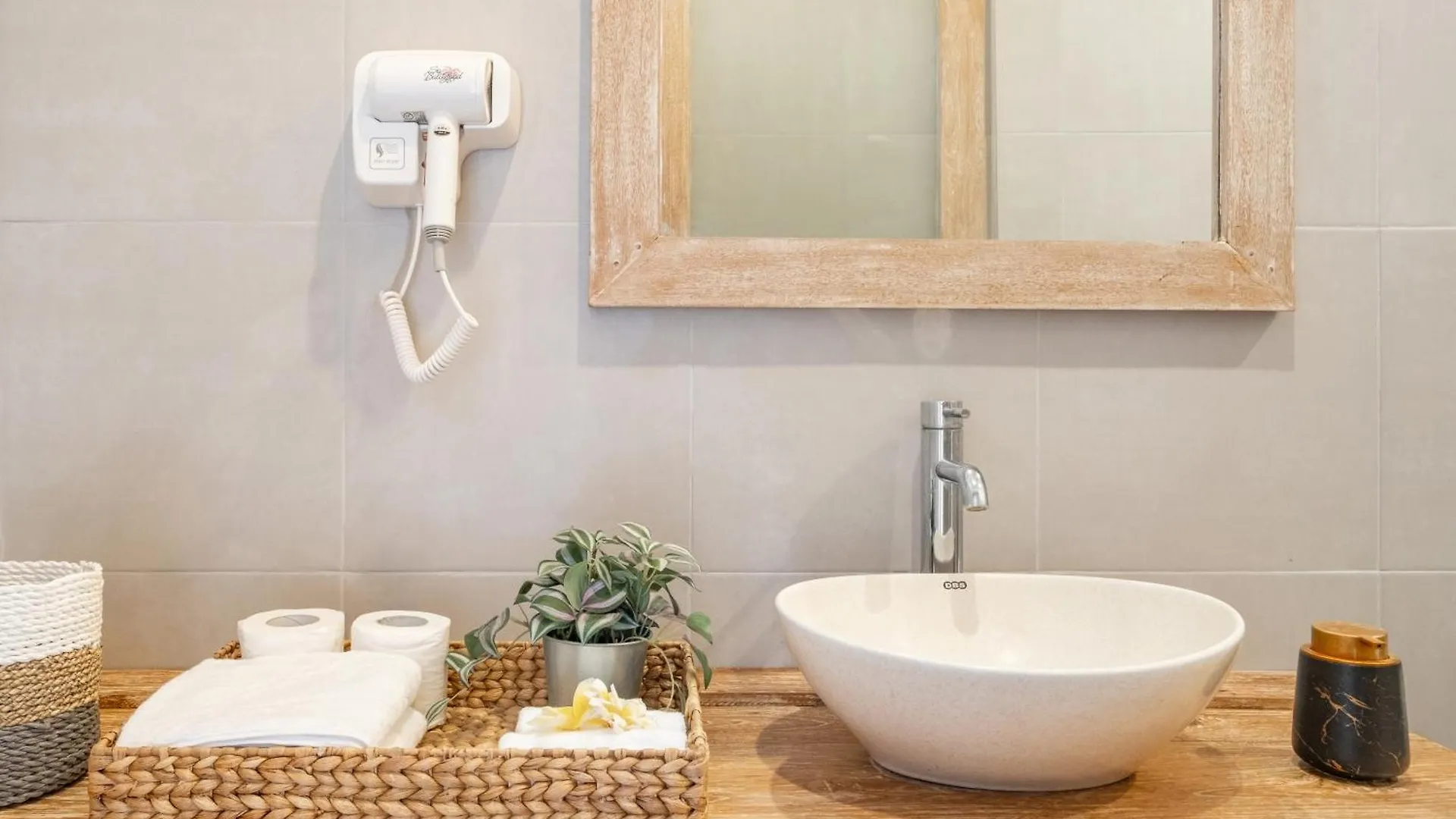 ☆ Villa Larissa ☆ Seminyak 2Br Pool Kuta Petitenget